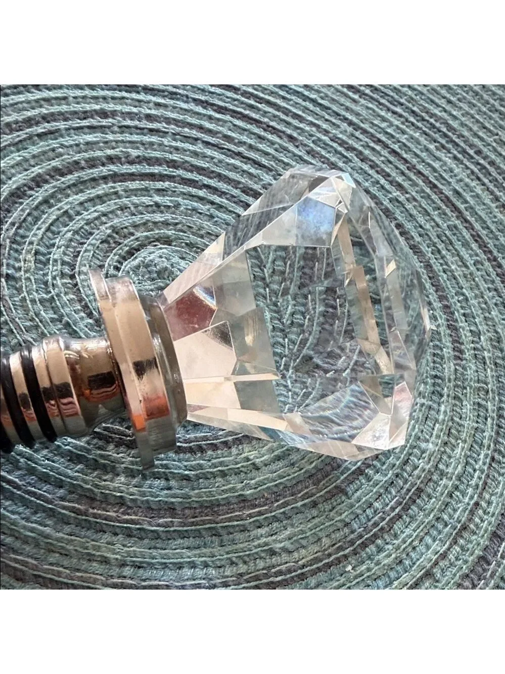 Faceted Crystle Wine Bottle Stopper, Silver Base with 3 Black Rubber Rings
